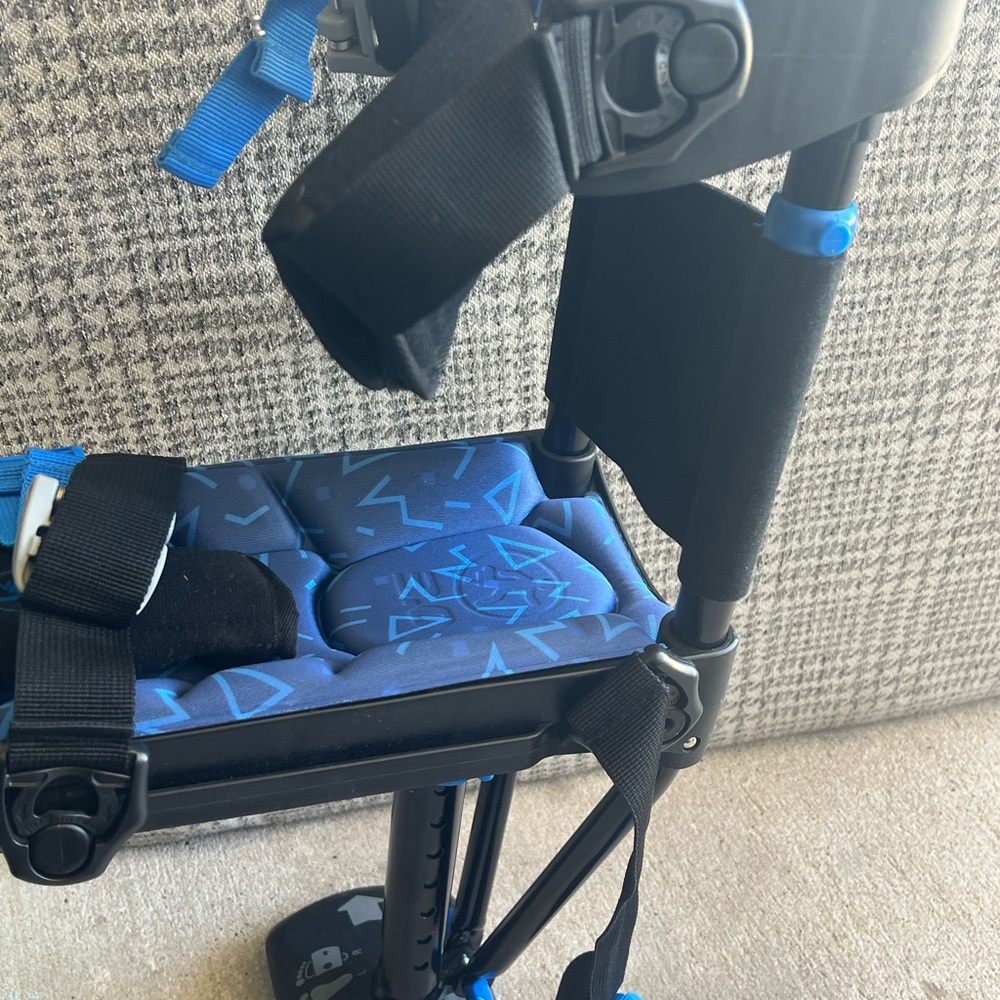 Blue and Black Knee Walker - Picture 5 of 7